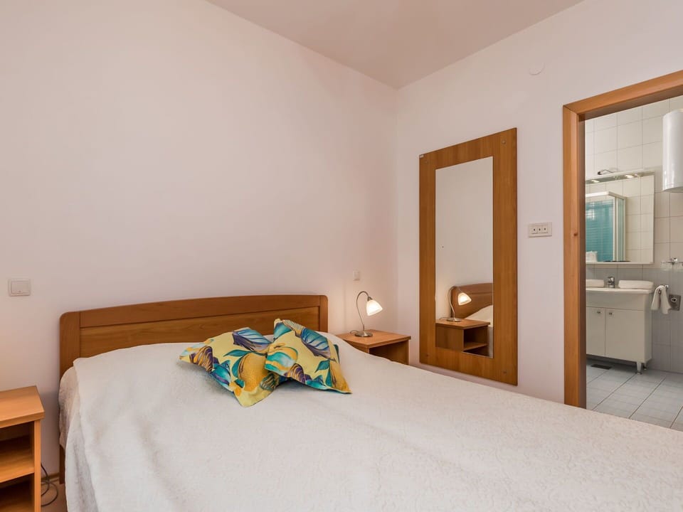 Bedroom, Room, Bed, Furniture, Property, Bed Sheet, Interior Design, Floor, Wall, Bedding