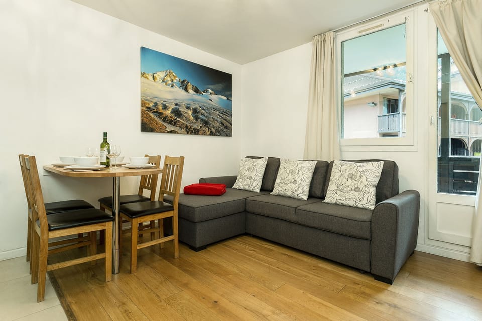 Cosy Living Room / Dining Room