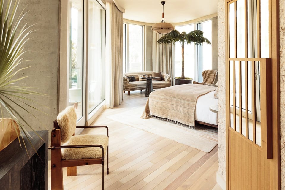 Frette Italian sheets, premium bedding, pillowtop beds, minibar