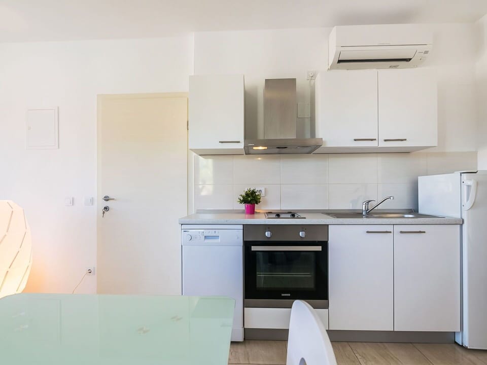 Room, Property, Furniture, Kitchen, House, Interior Design, Building, Cabinetry, Floor, Apartment