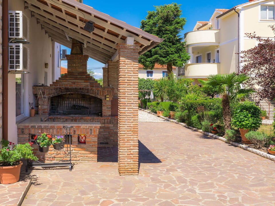 Shade, Garden, Flagstone, Outdoor Structure, Backyard, Brick, Flowerpot, Hacienda, Outdoor Furniture, Landscaping