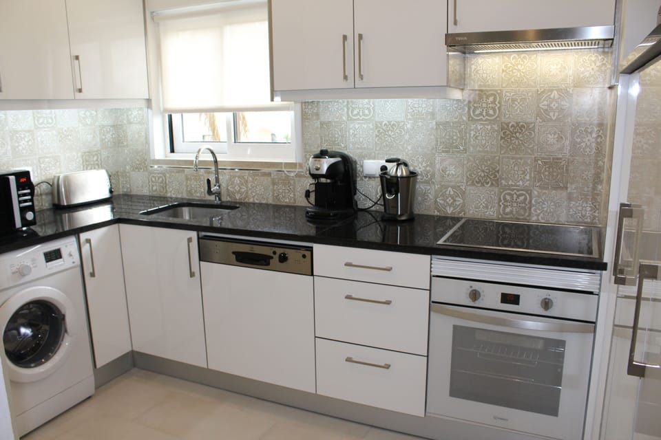 Well equipped kitchen with all modern appliances.