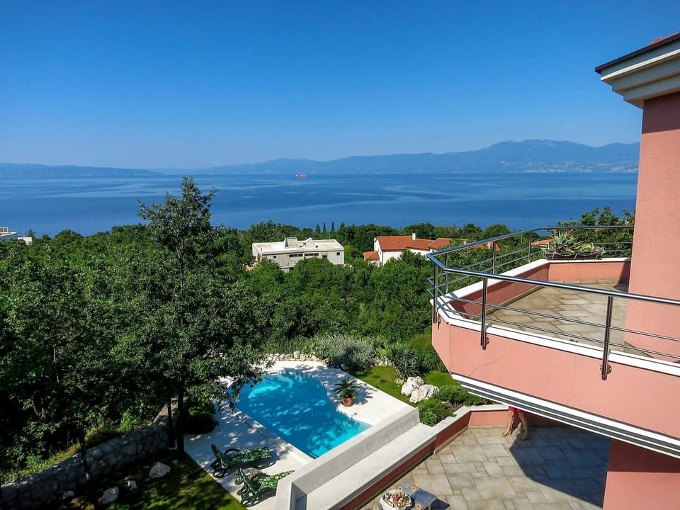 Property, Real Estate, House, Sky, Vacation, Building, Apartment, Villa, Roof, Resort
