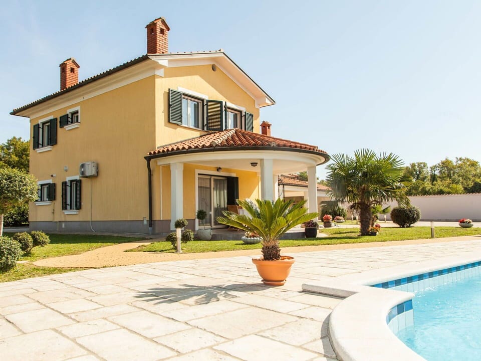 Property, House, Building, Home, Real Estate, Estate, Residential Area, Villa, Mansion, Swimming Pool
