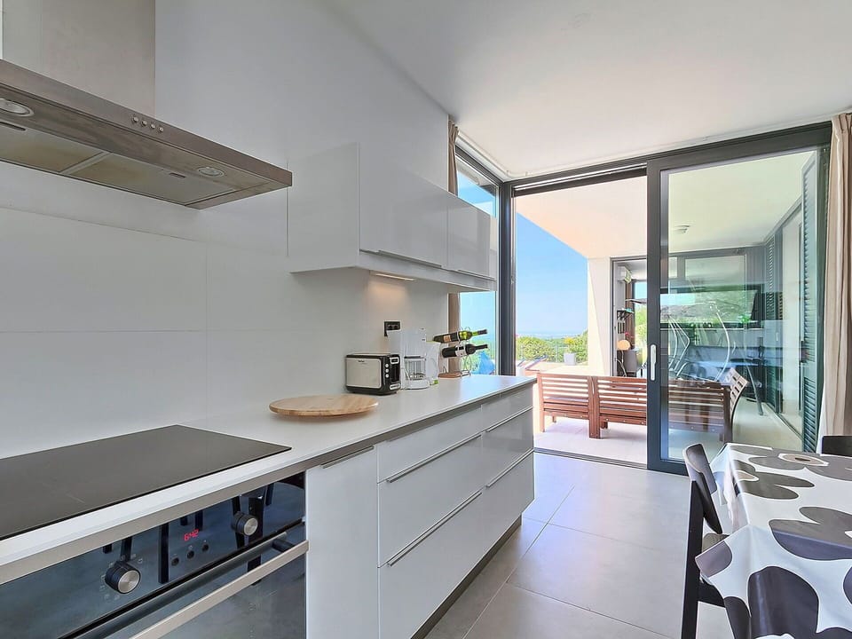 Property, Room, Building, Interior Design, Countertop, Furniture, House, Kitchen, Architecture, Real Estate