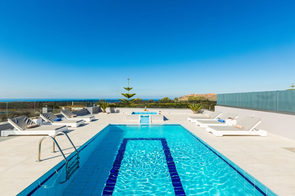 The pool terrace offers amazing sea views!