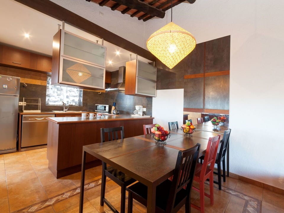 Room, Property, Building, Furniture, Countertop, Interior Design, Floor, Kitchen, Ceiling, Real Estate