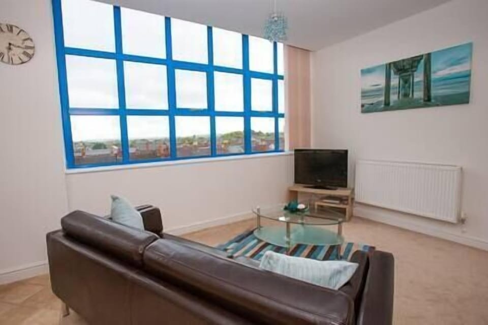 Centrally Located, Luxury One Bedroom Apartment in Swindon