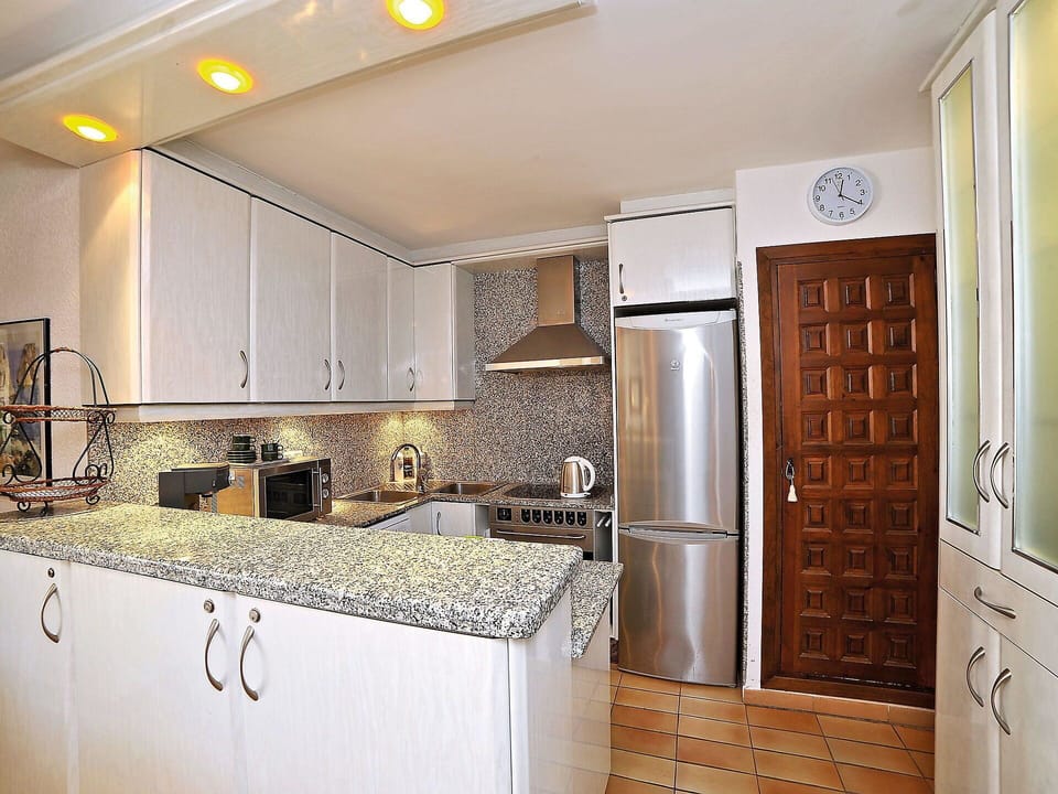 Countertop, Room, Cabinetry, Property, Furniture, Kitchen, Interior Design, Floor, Building, Ceiling