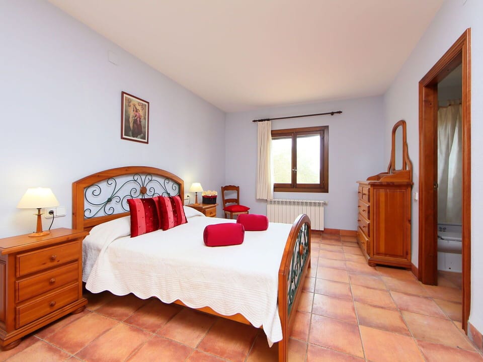 Bedroom, Furniture, Room, Bed, Property, Bed Sheet, Interior Design, Bed Frame, Bedding, Building