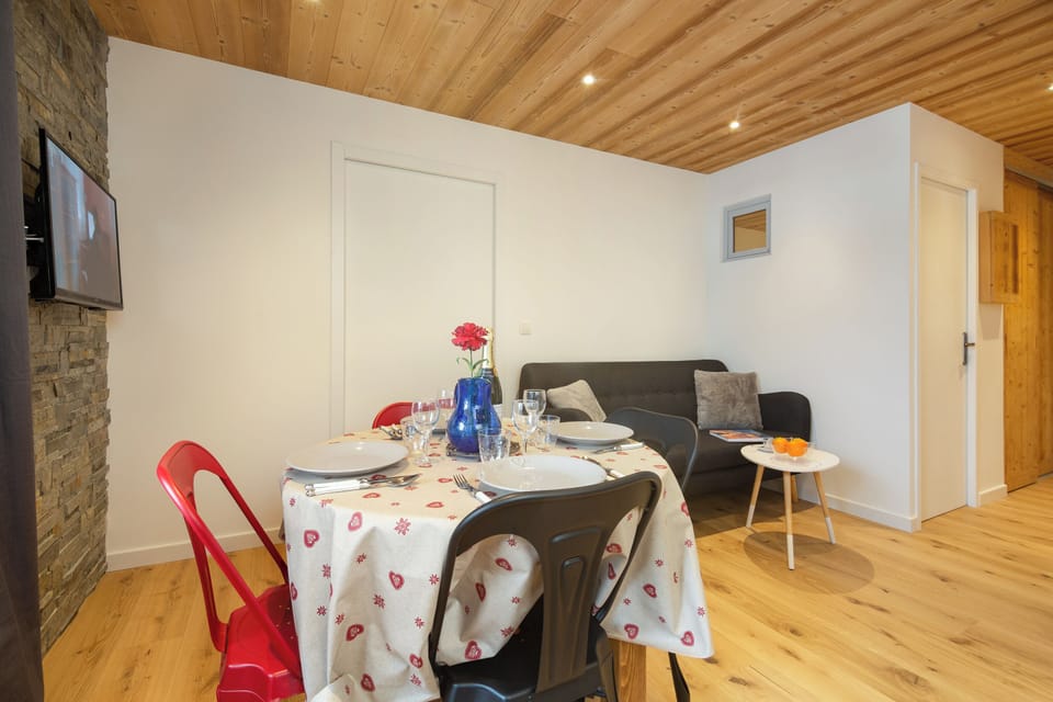 Dining and HD TV