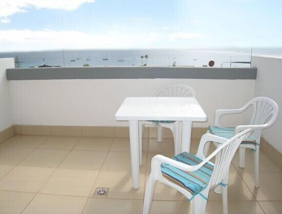 South facing balcony, all day sun, great views