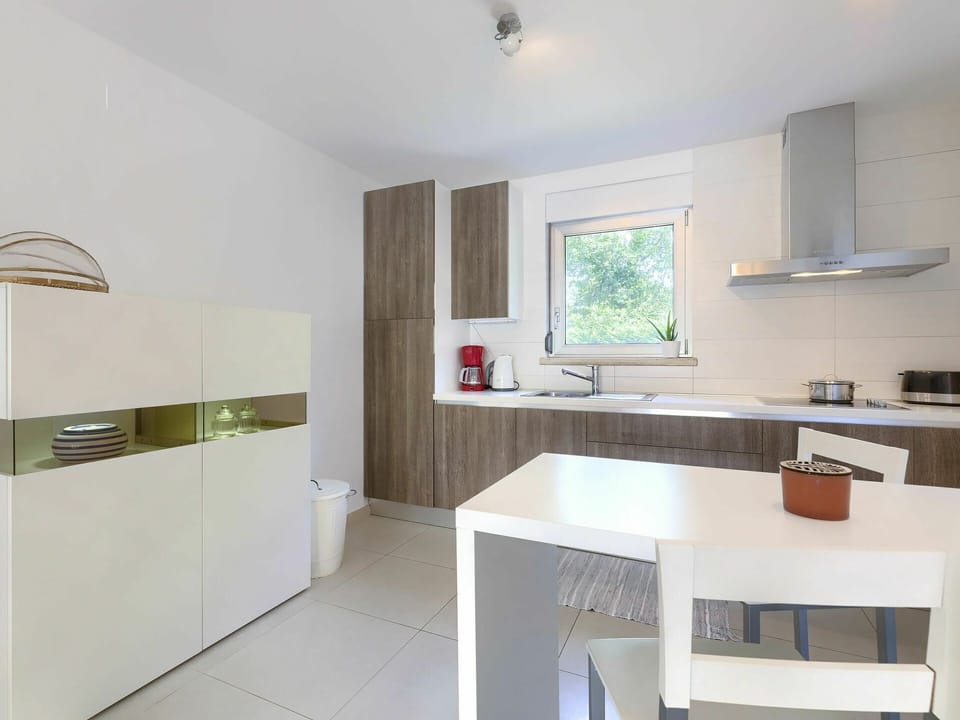 Cabinetry, Countertop, Furniture, Sink, Kitchen Sink, Tap, Wood, Kitchen, Building, Window