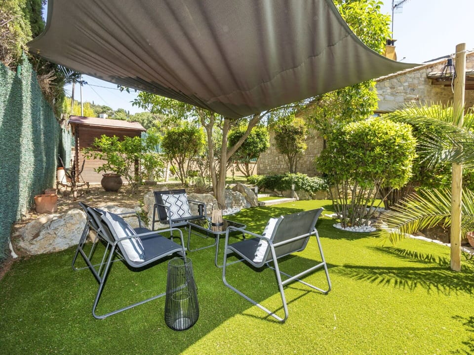 Outdoor Furniture, Shade, Garden, Backyard, Landscaping, Yard, Patio, Eco Hotel, Chair, Leisure