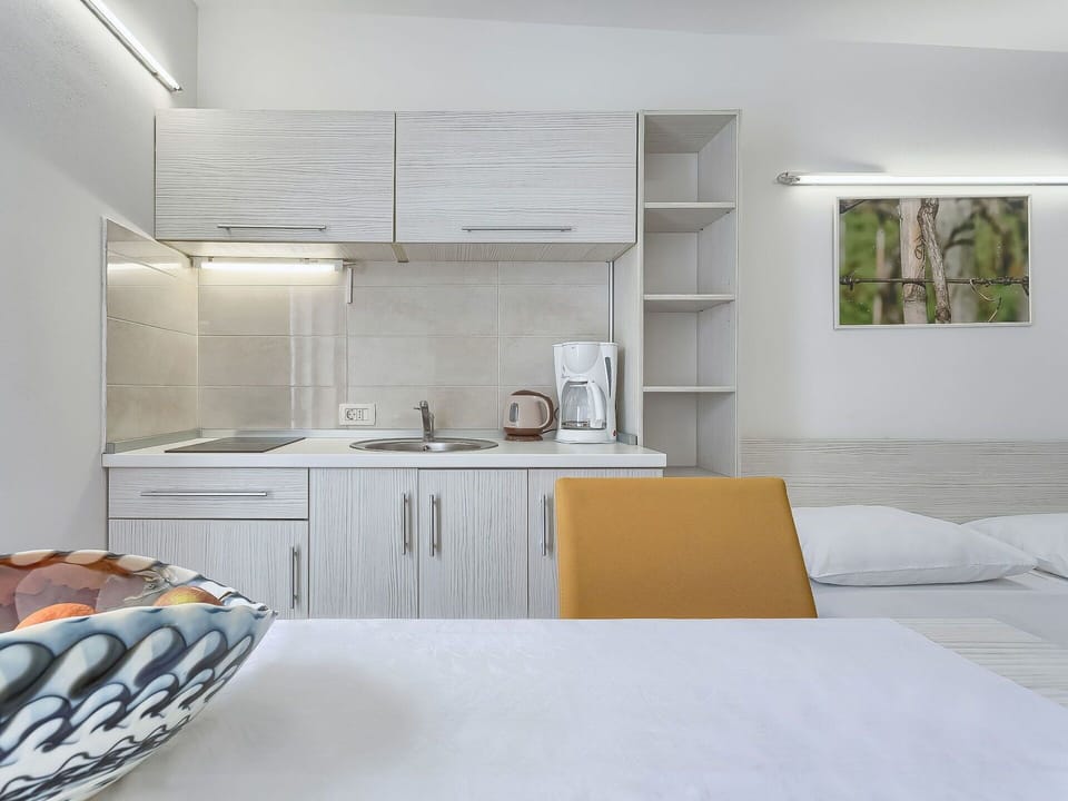 Countertop, Room, White, Property, Furniture, Interior Design, Floor, Tile, Kitchen, House