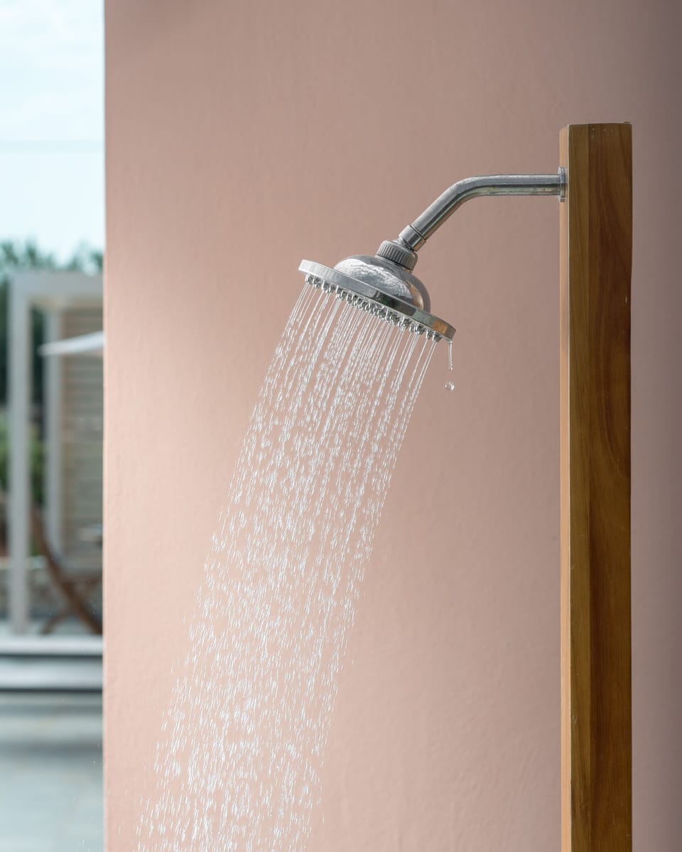 Take a refreshing shower and let the cool breeze revitalise you!