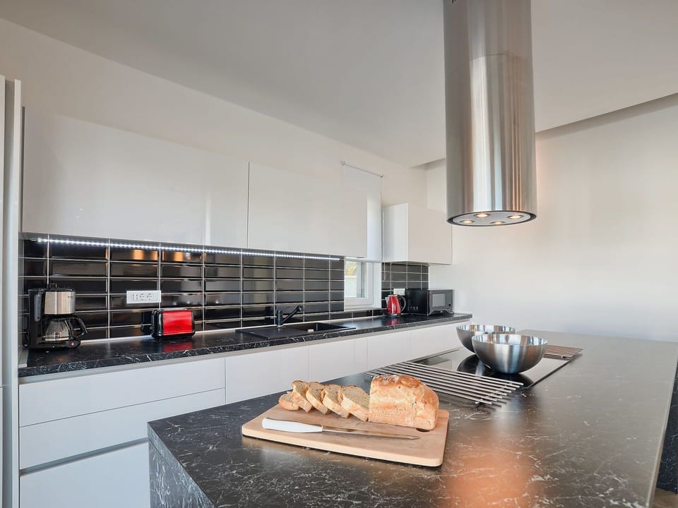 Room, Countertop, Property, Interior Design, Kitchen, Furniture, House, Building, Floor, Kitchen Stove
