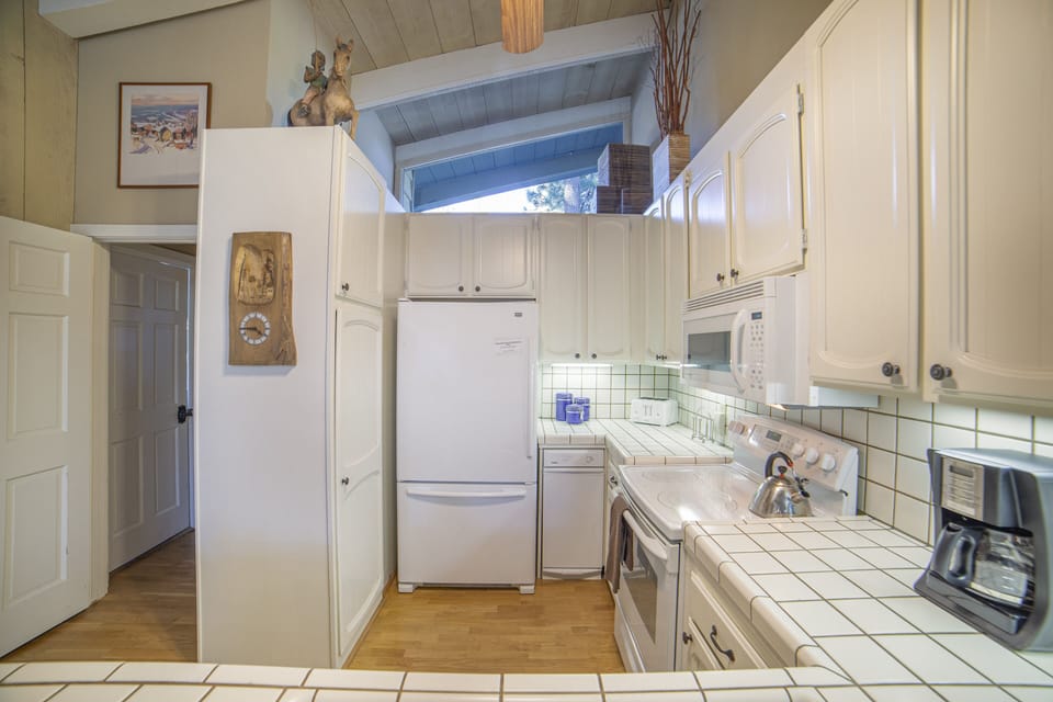 Well appointed kitchen with new appliances