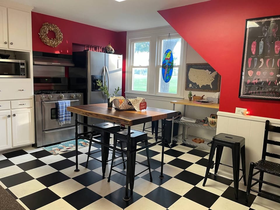 Beautiful, roomy, fully stocked kitchen!