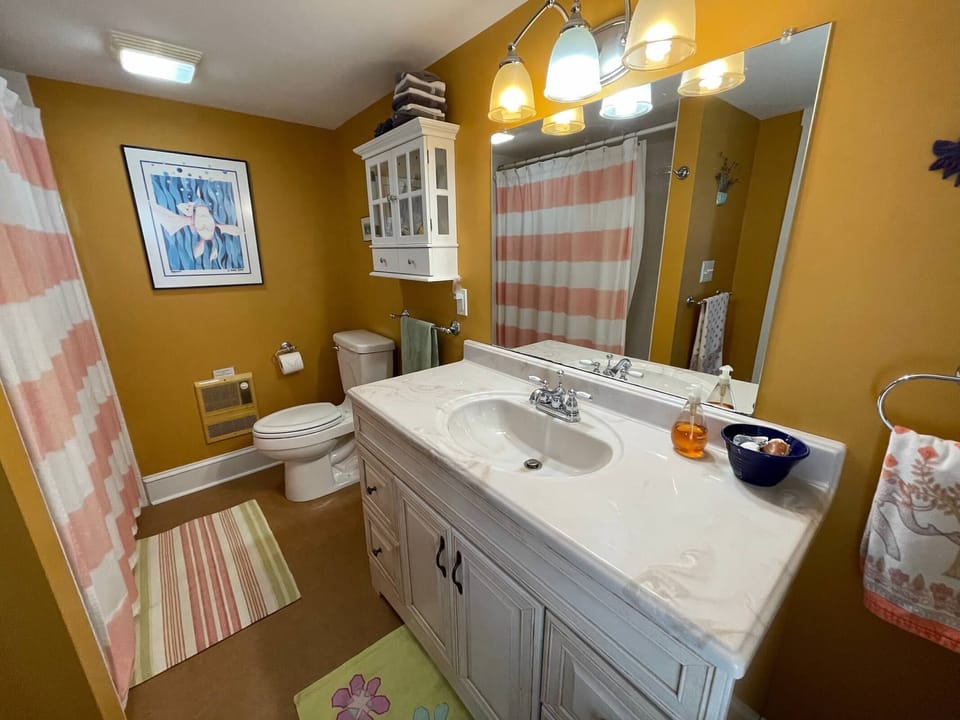 Ensuite bath- bedroom 3