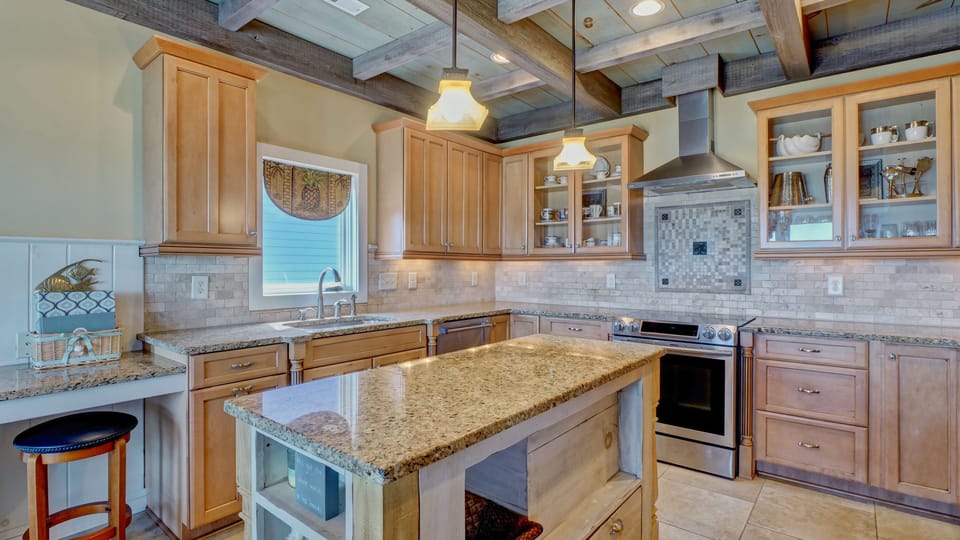 Plenty of food prep room on kitchen island.
