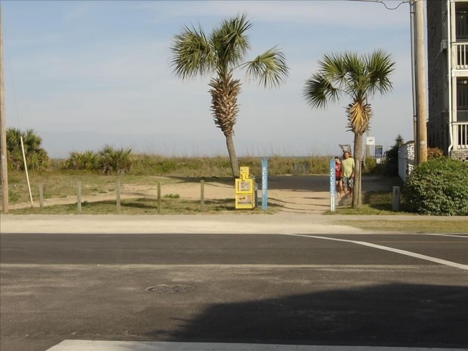 Access to the Public, Guarded Beach less than 100 steps away