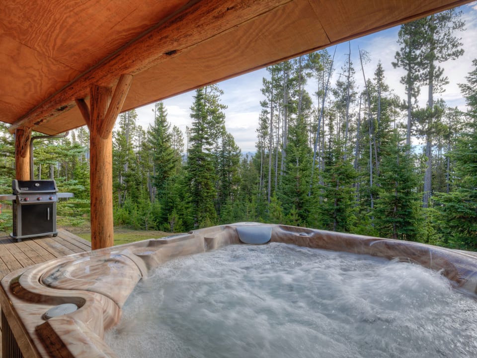 Cowboy Heaven Cabin 7 Rustic, Hot Tub 3