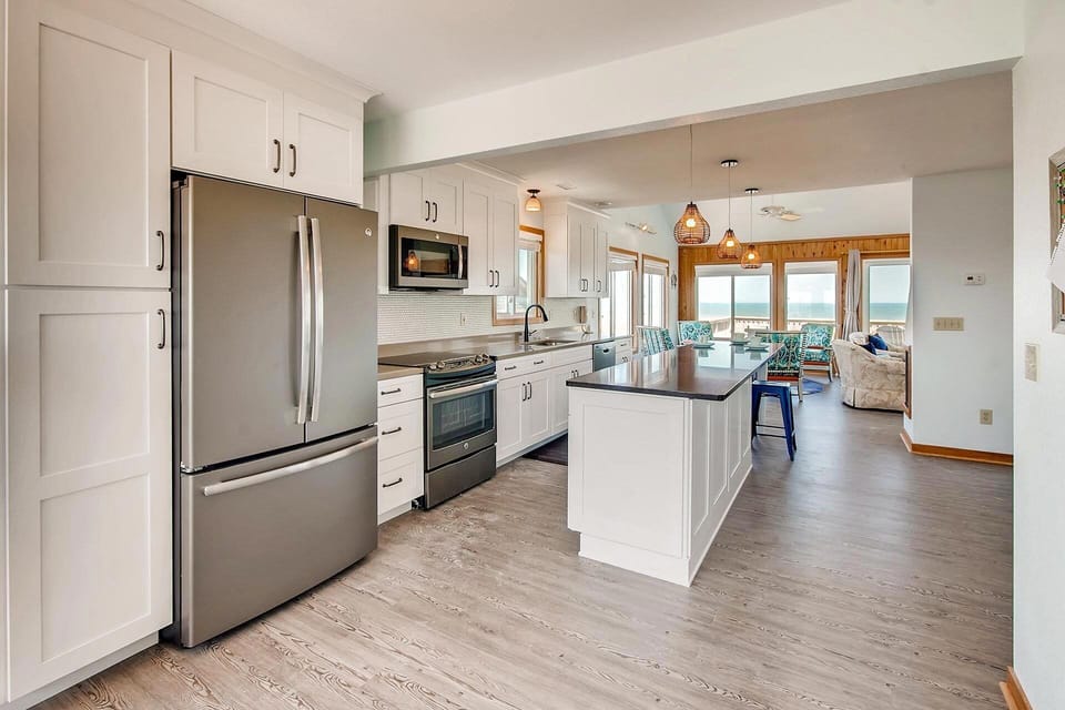 Surf-or-Sound-Realty-Villa-Nel-Mare-3-Kitchen-2