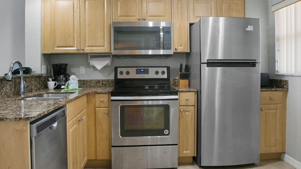 Surf Beach Room 502 Kitchen (2)