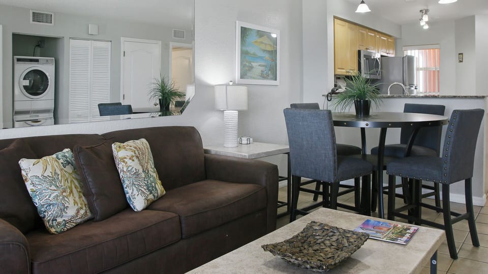 Surf Beach Room 502 Living Room (2)