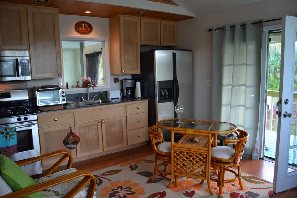 Eat inside or on one of the two lanais. Comes with a complete kitchen.
