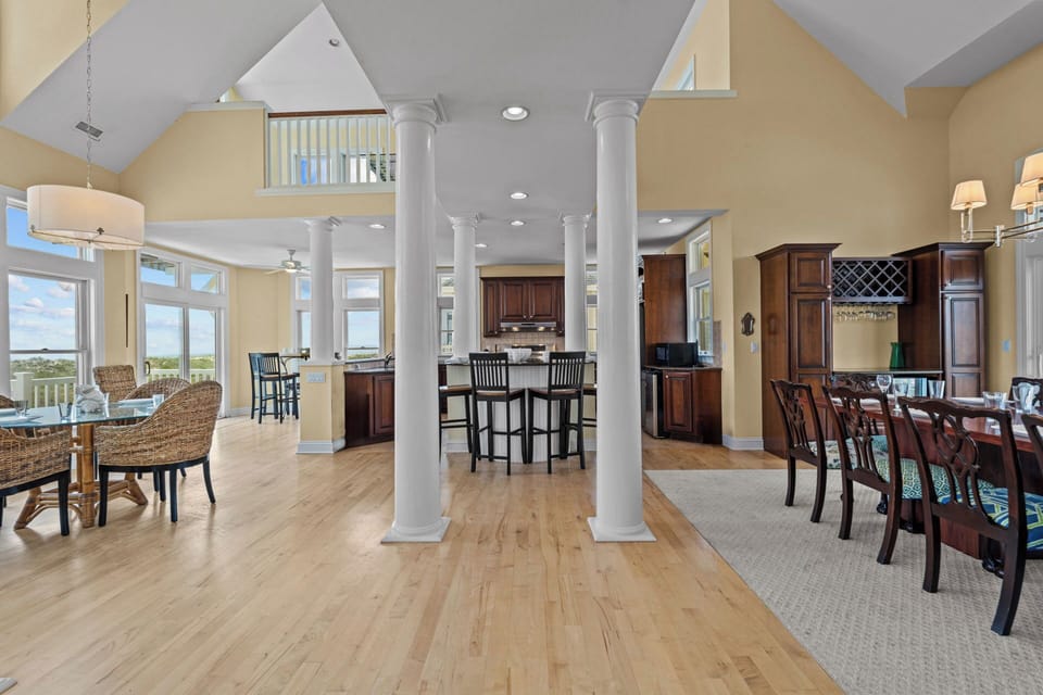 Surf or Sound Realty - 415 - The Oasis - Great Room-1