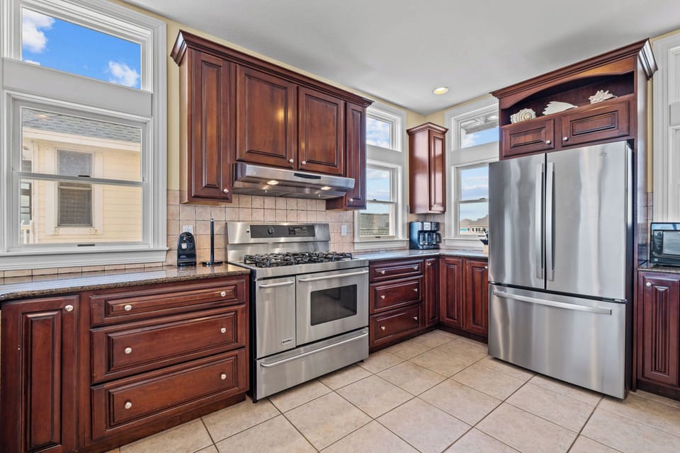 Surf or Sound Realty - 415 - The Oasis - Kitchen-4