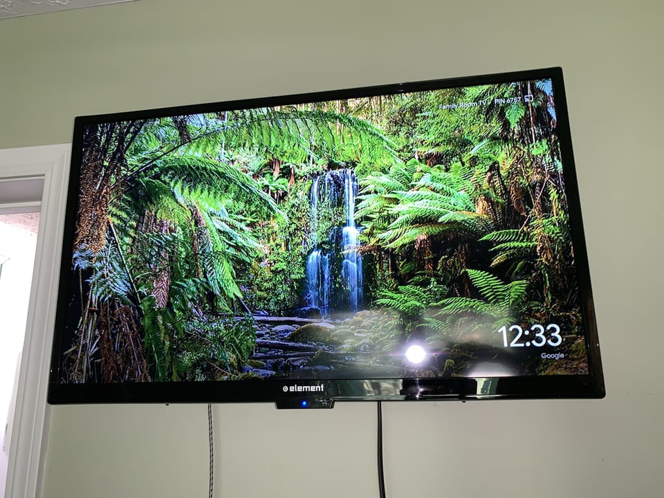 Master Bedroom TV

Chromecast and IPhone adapter available