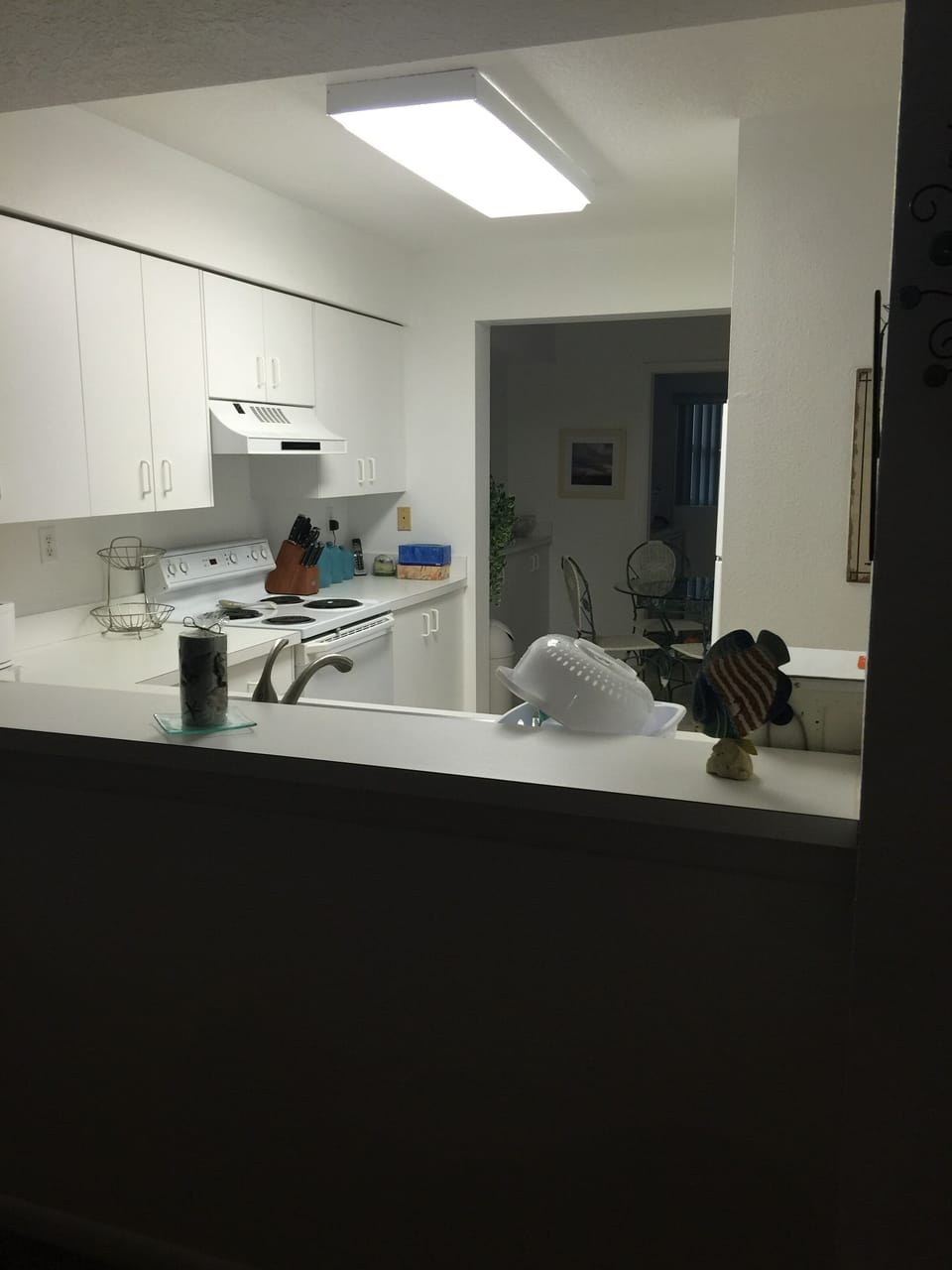 Clean and functional kitchen! 