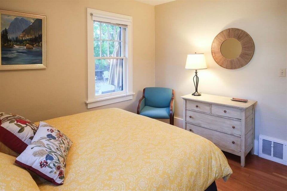 Primary Bedroom - King Bed