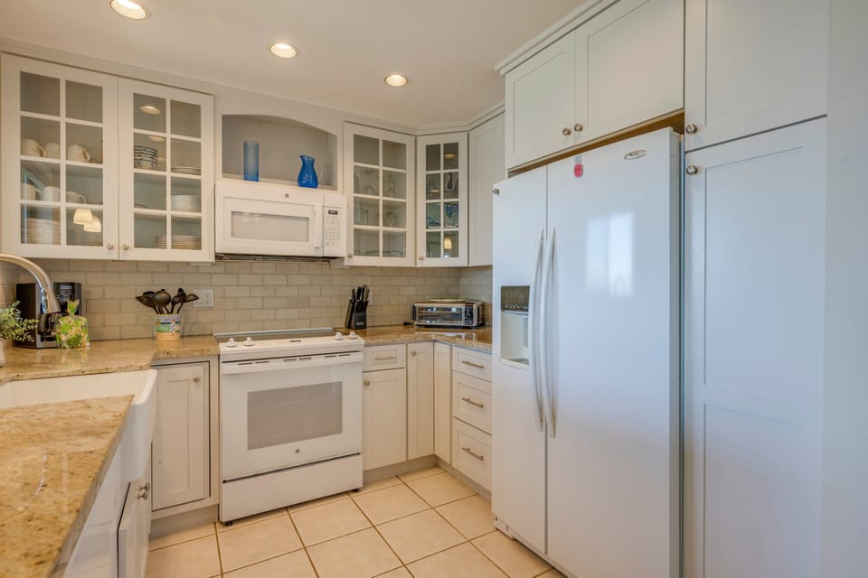 Full size appliances.