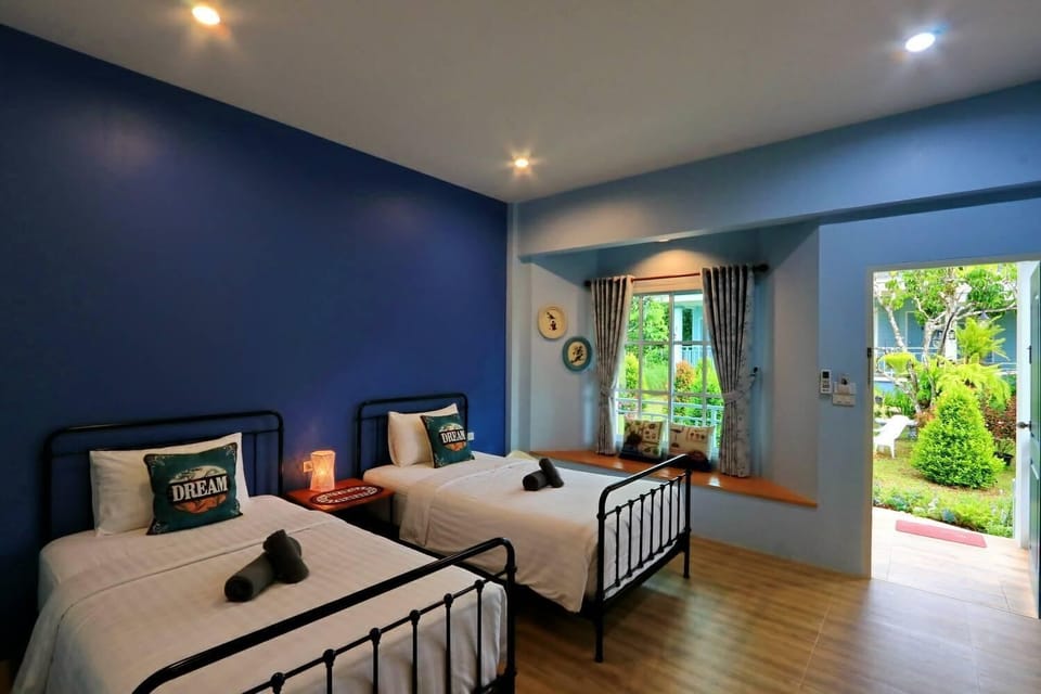 WiFi (free), bed sheets