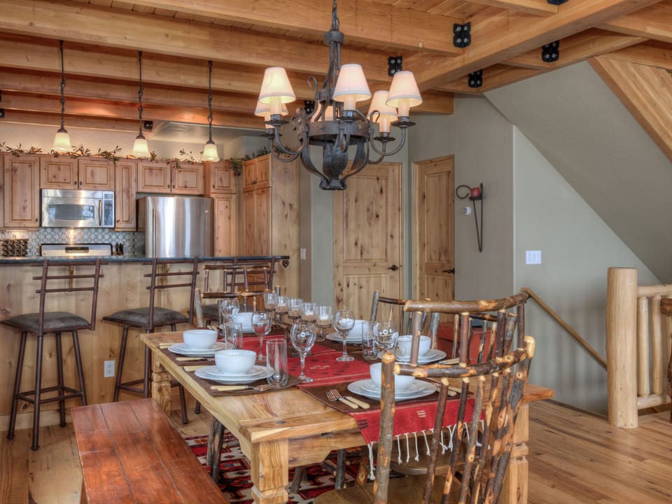 MMH 4 Shadow Ridge, Dining, 1