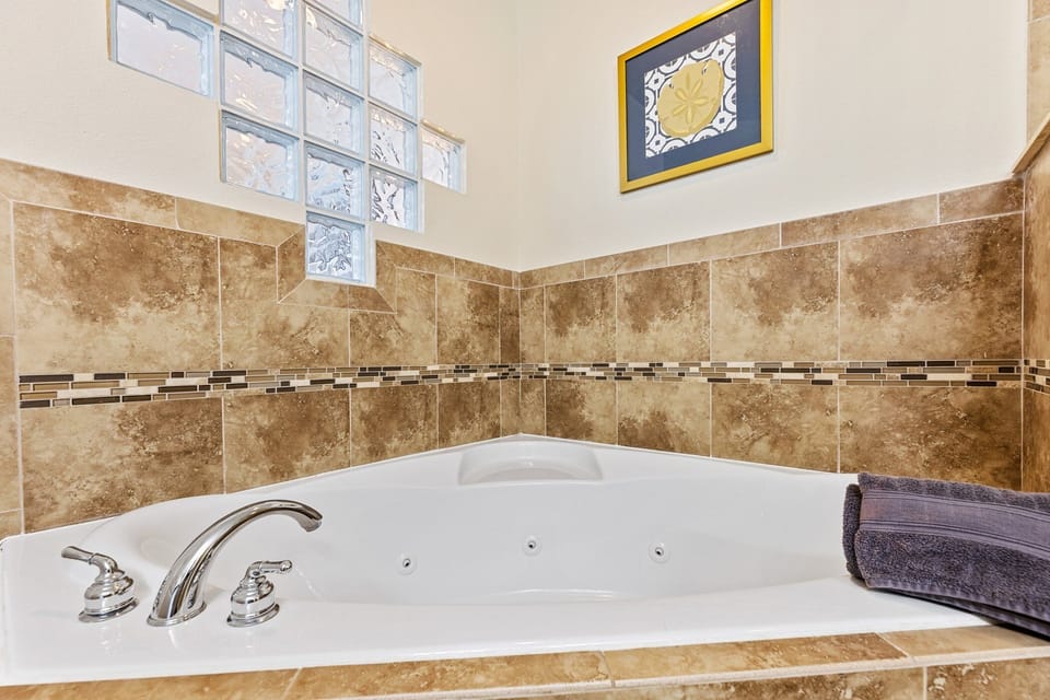 Jetted tub