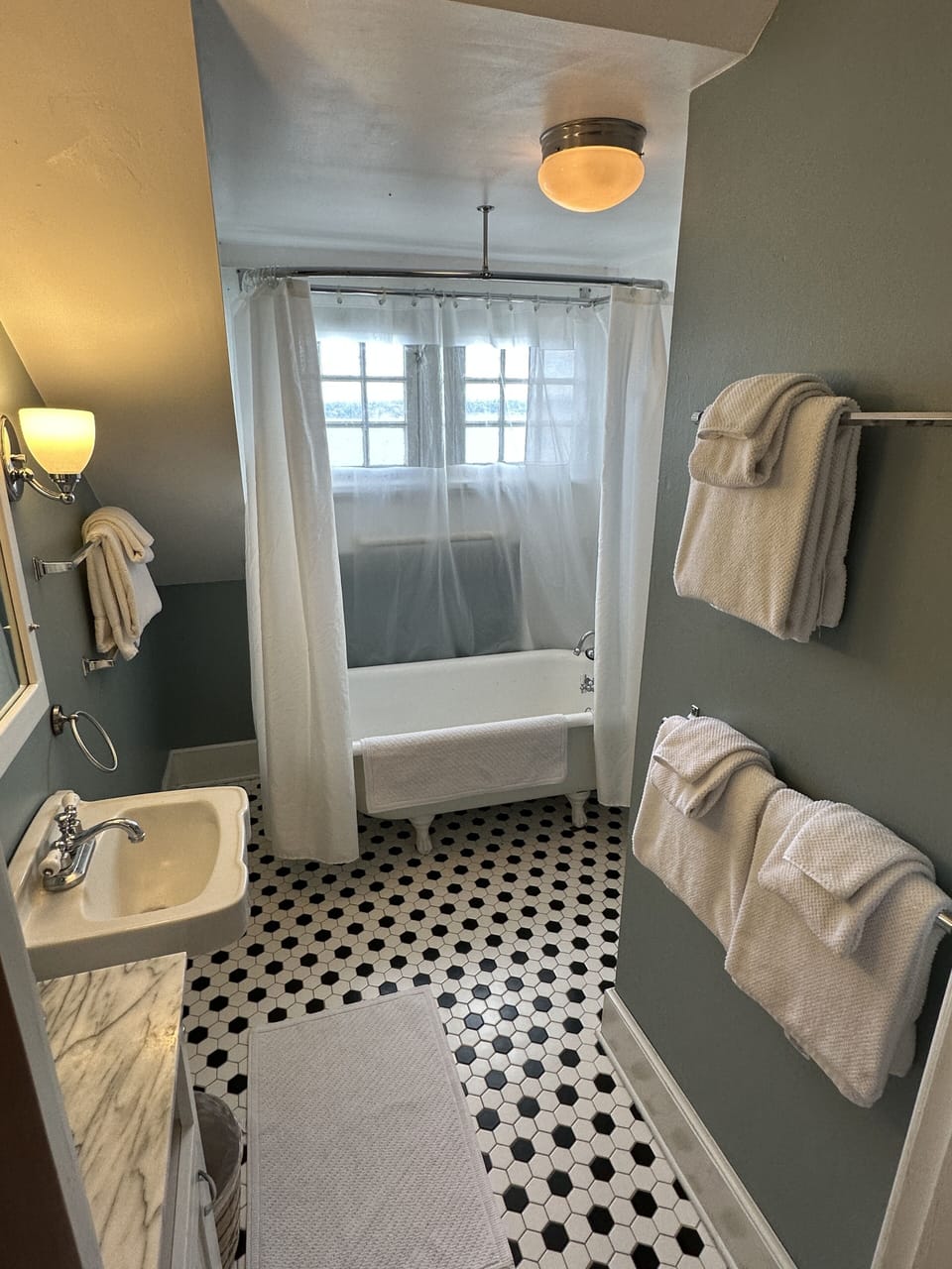Bathroom is located between the two upstairs bedrooms.