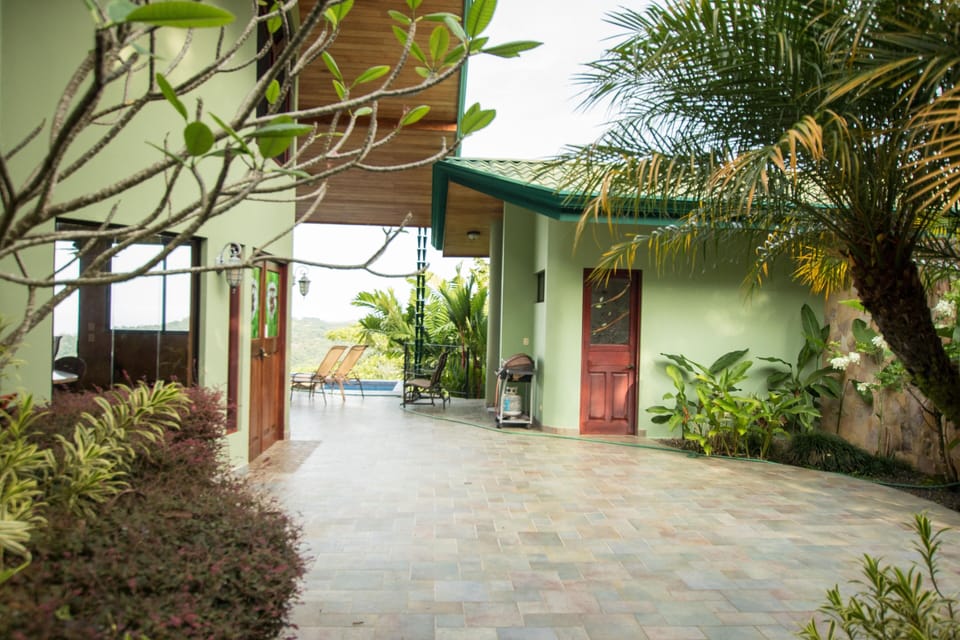 Outdoor Foyer