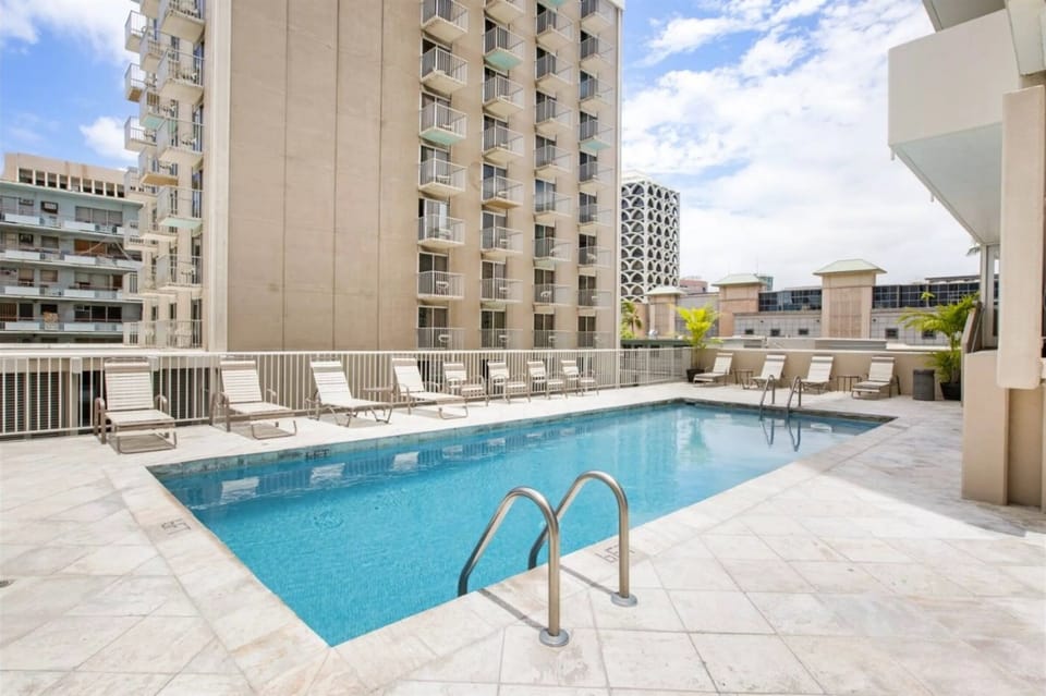 Welcome to Marine Surf Studio where you can be in the heart of Waikiki but still have all of the comforts of home
