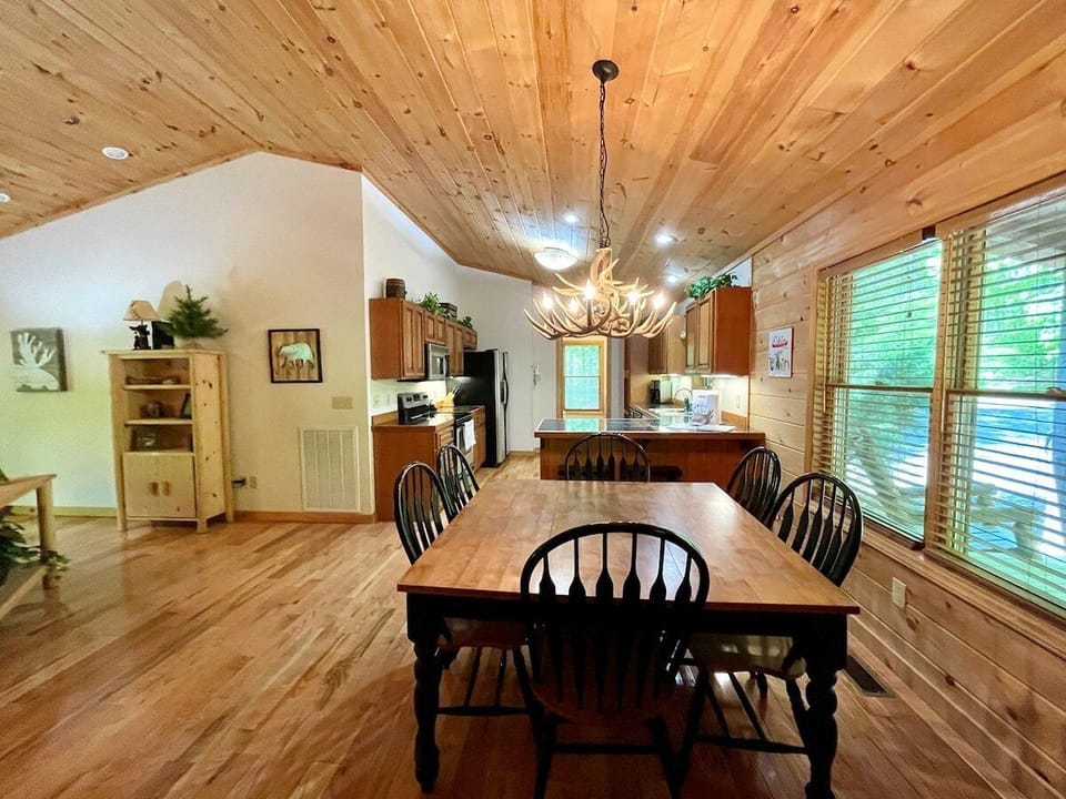 Dining Area, Additional View