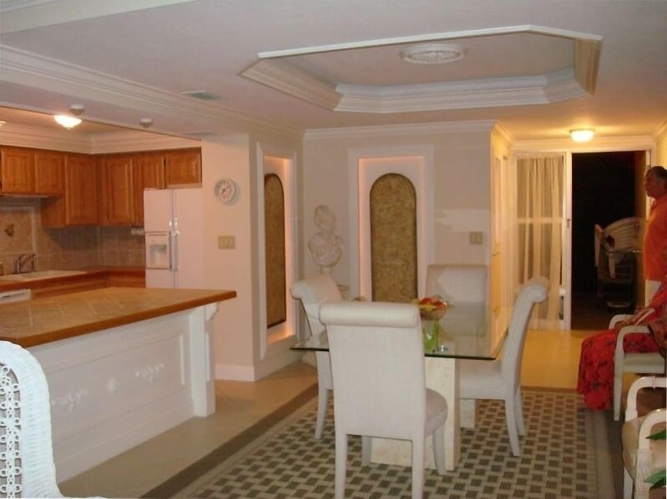 # 715 dining area 