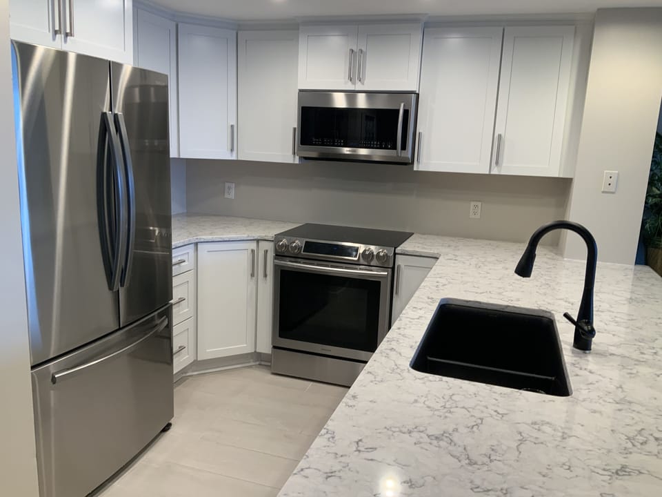 New High End kitchen with 2 lazy susans
