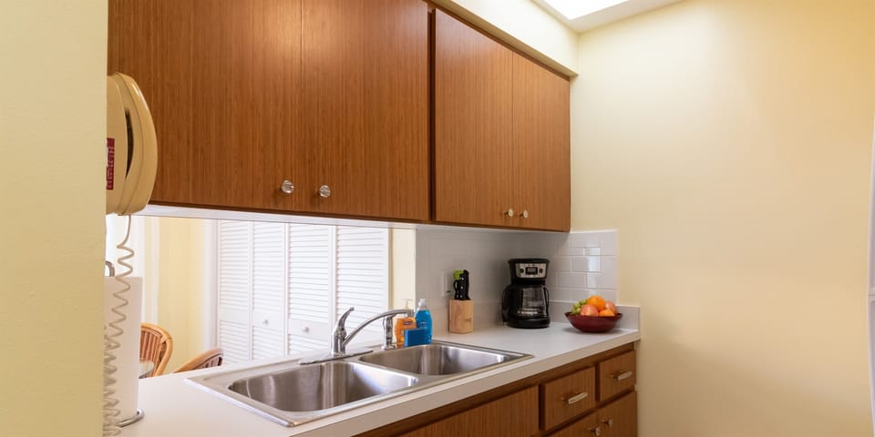 Pass through to dining area