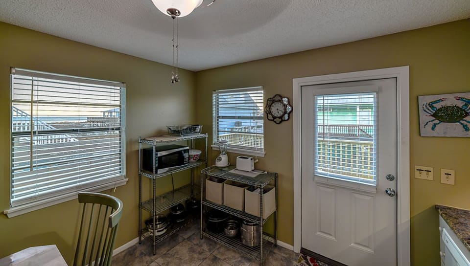Kitchen storage