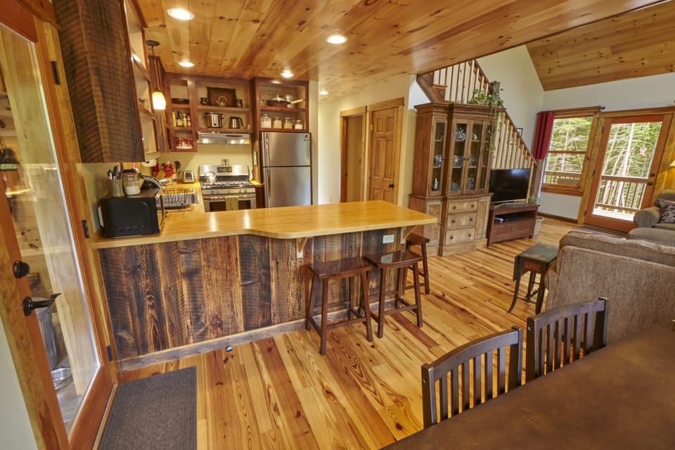 Barnwood details in the kitchen seating area.