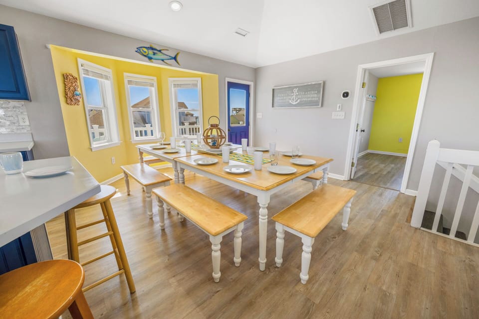 Surf or Sound Realty - 710 - Shore Beats Workin - Dining Area -3